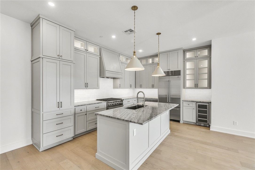 136 W Cotter Ave 25