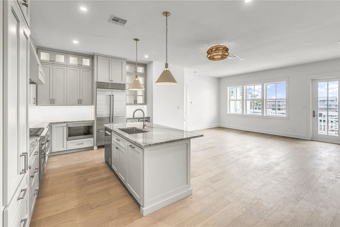 136 W Cotter Ave 25