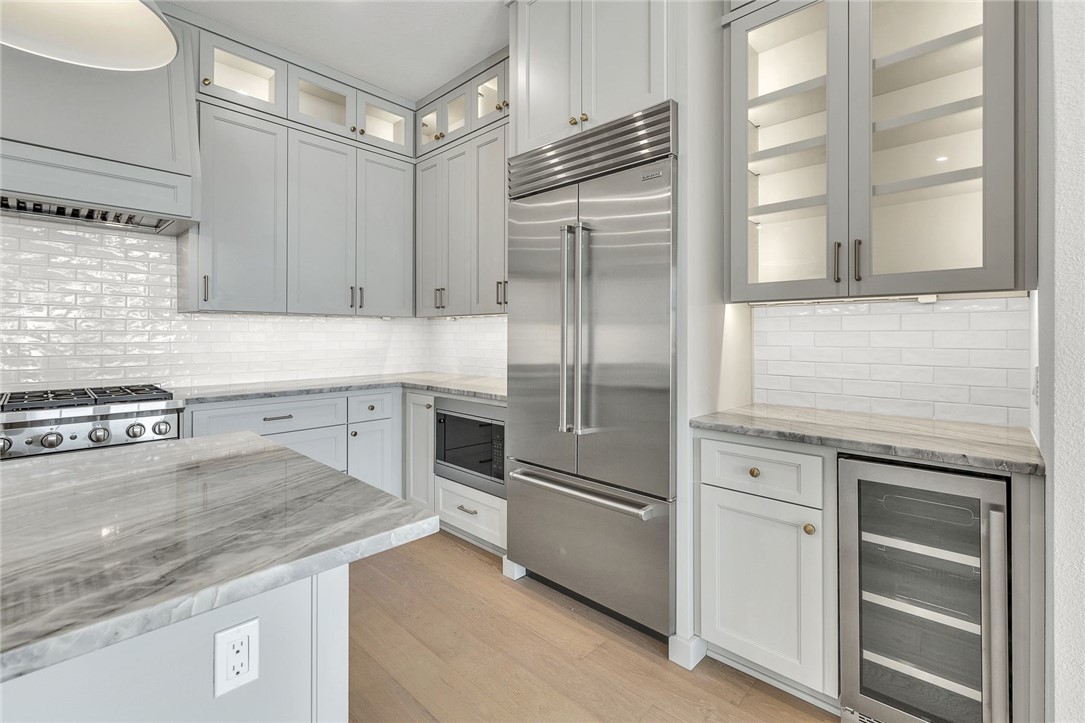 136 W Cotter Ave 25
