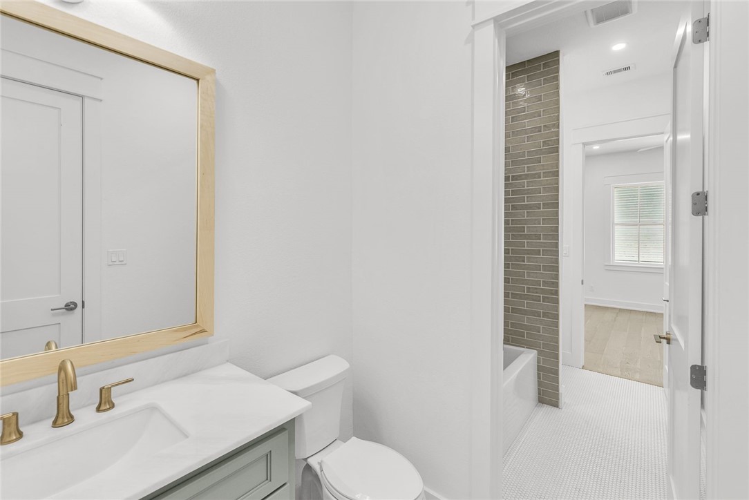 136 W Cotter Ave 25