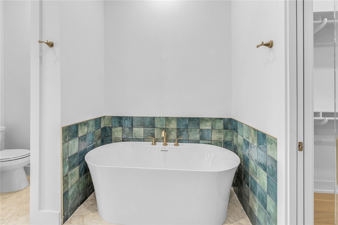 136 W Cotter Ave 25