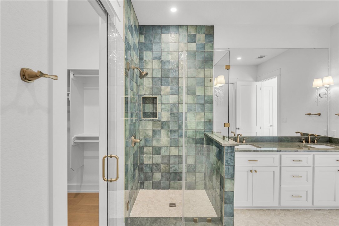 136 W Cotter Ave 25