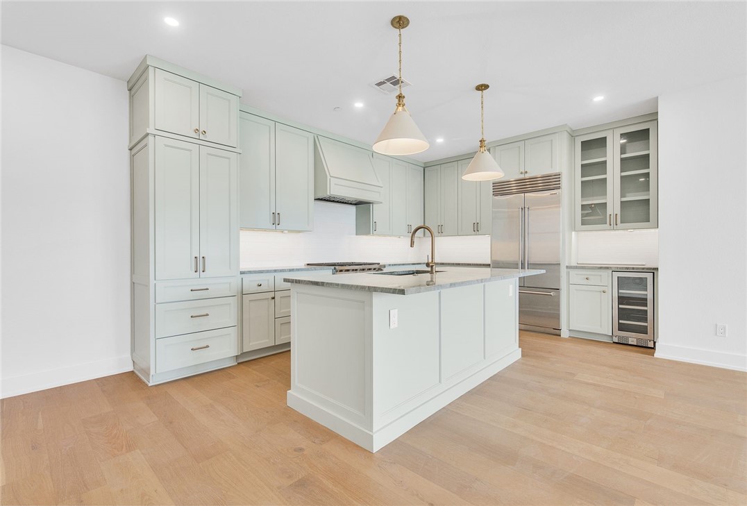 136 W Cotter Ave 17
