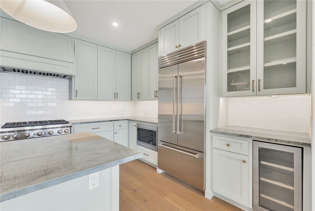 136 W Cotter Ave 17