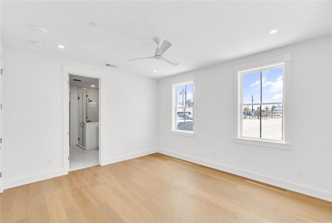 136 W Cotter Ave 17
