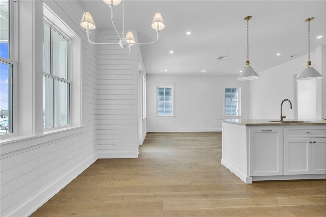 136 W Cotter Ave 23