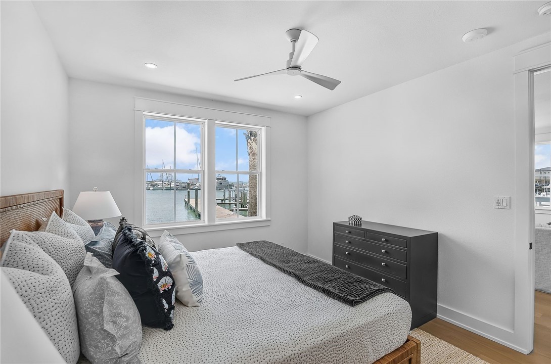 136 W Cotter Ave 20