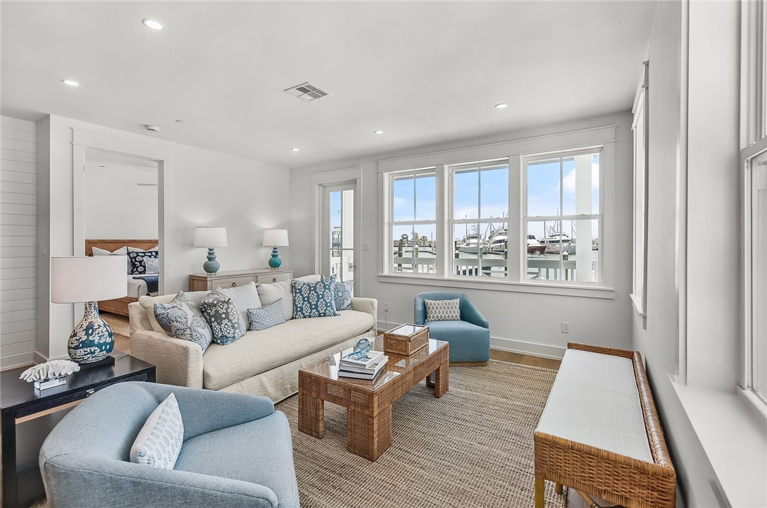 136 W Cotter Ave 20