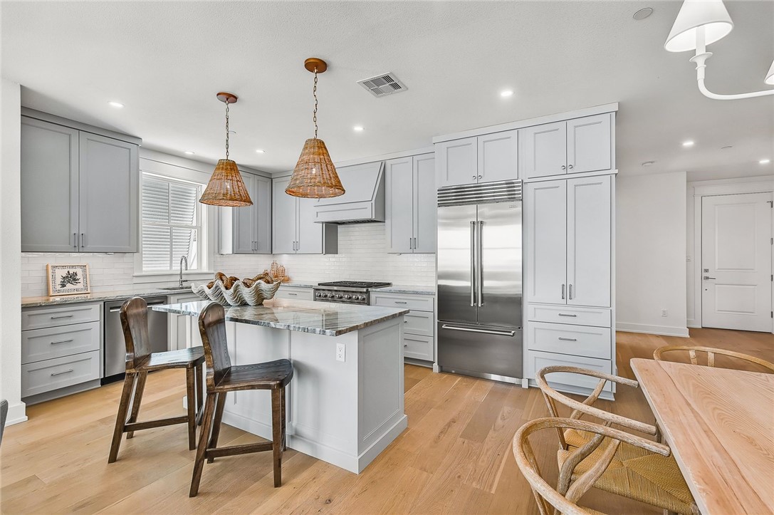 136 W Cotter Ave 20