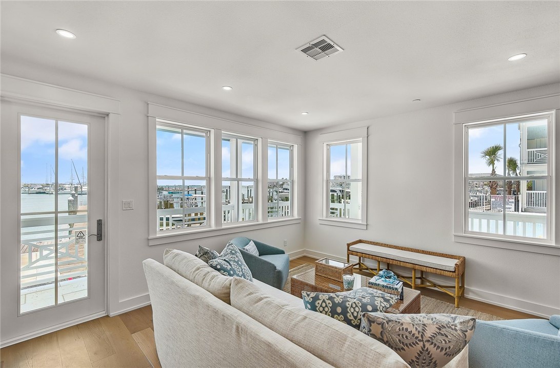 136 W Cotter Ave 20