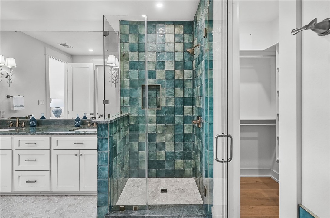 136 W Cotter Ave 20