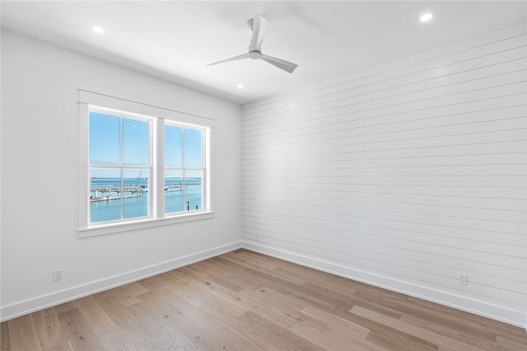 136 W Cotter Ave 22