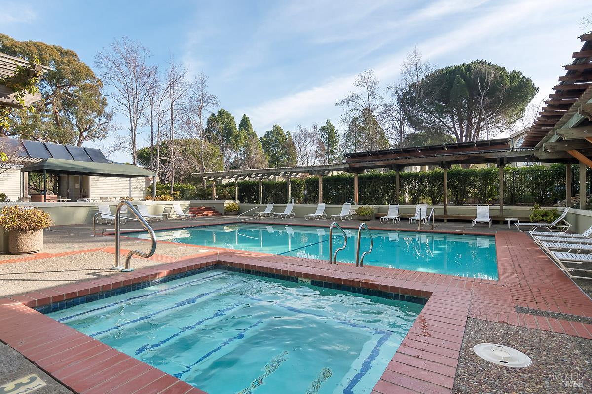 36 Eucalyptus Knoll St