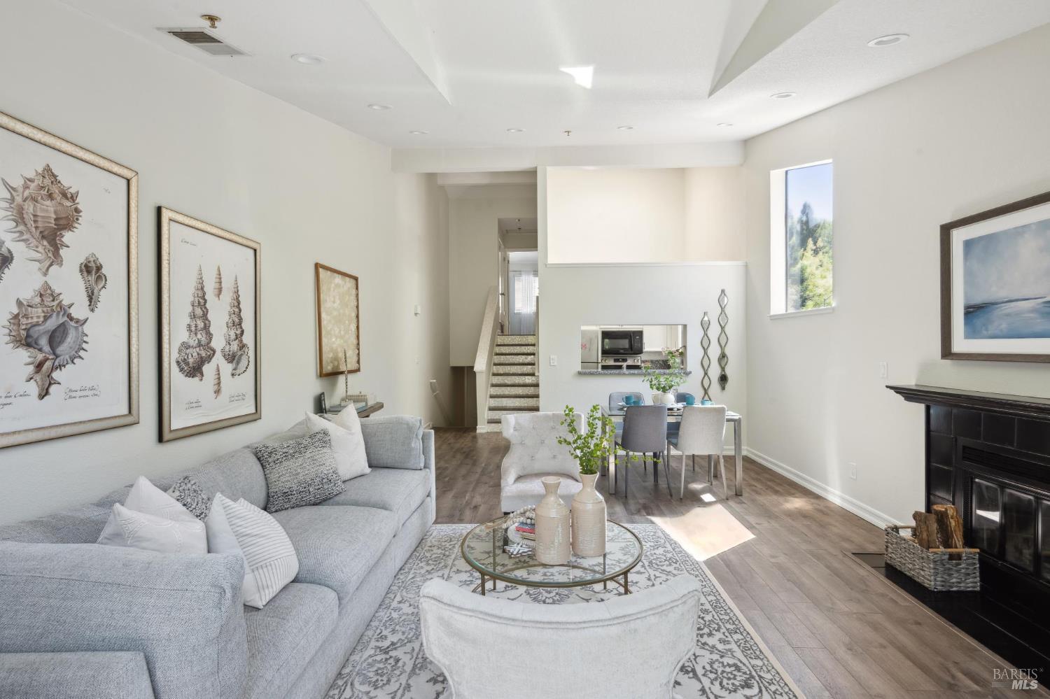 121 Quail Ct