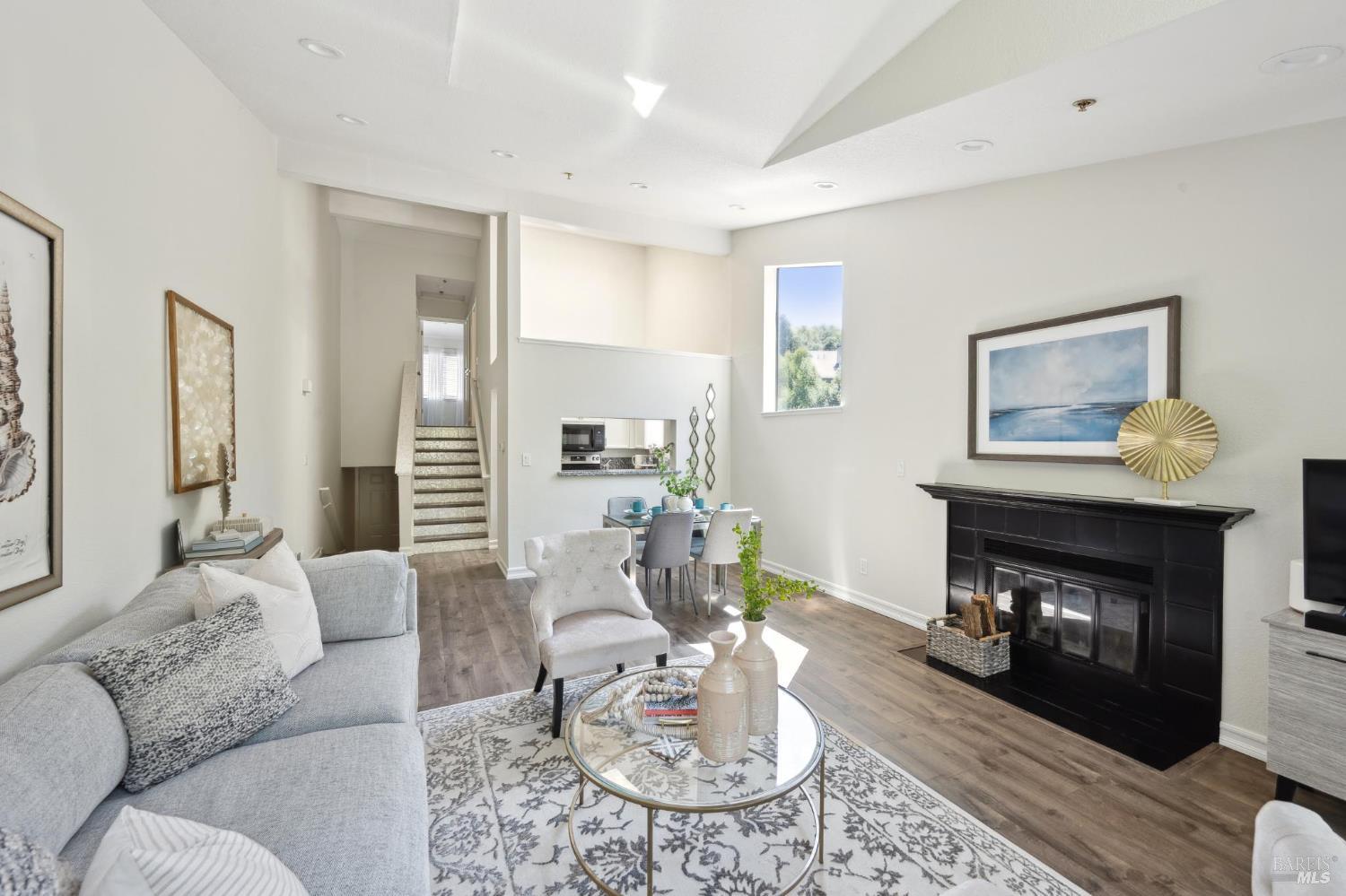121 Quail Ct