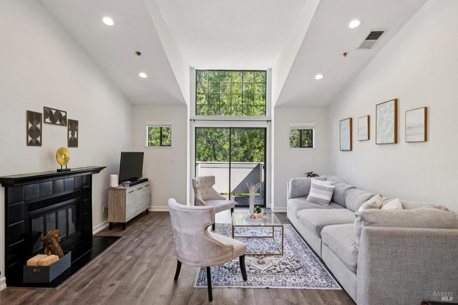 121 Quail Ct