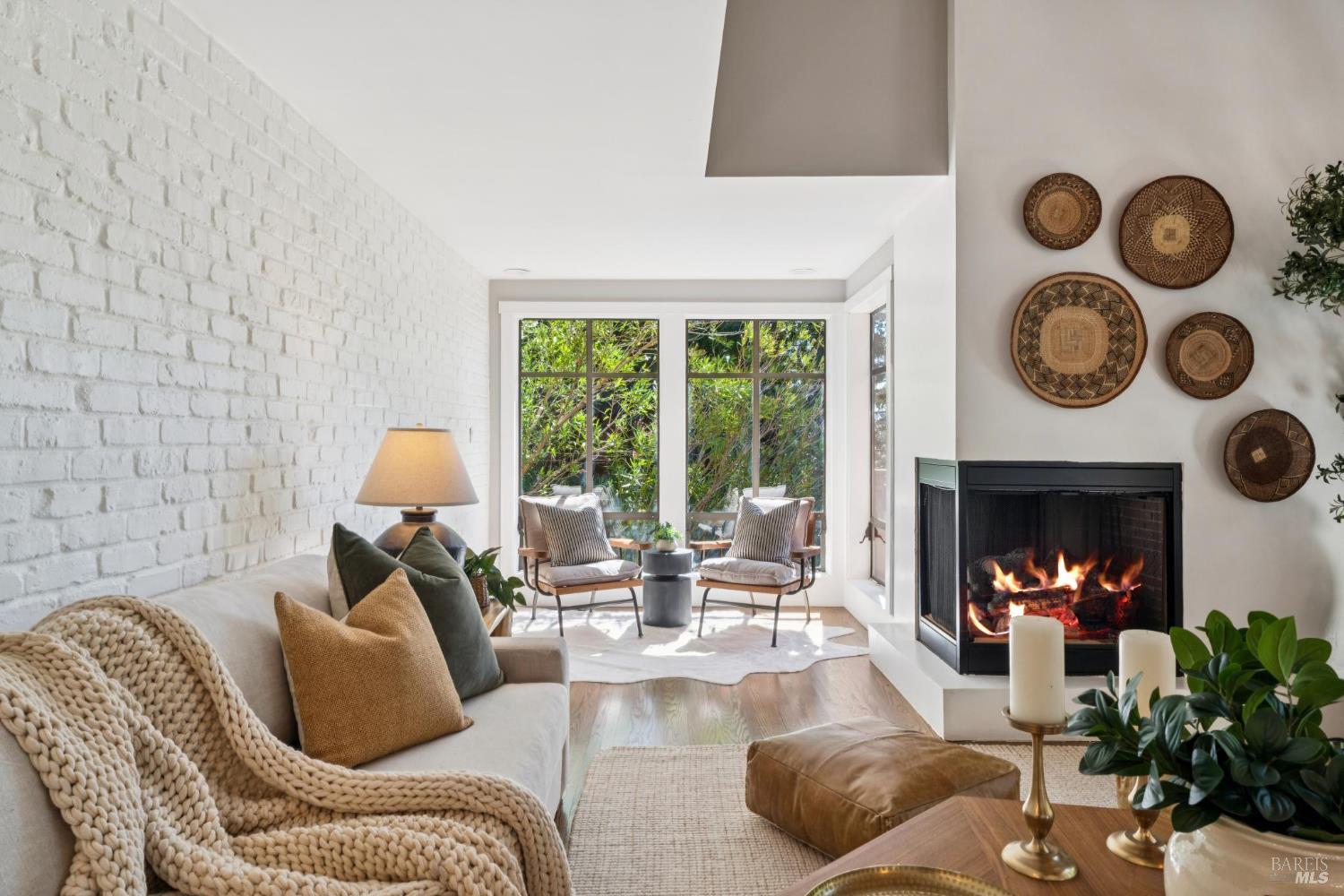 14 Oak Forest Rd