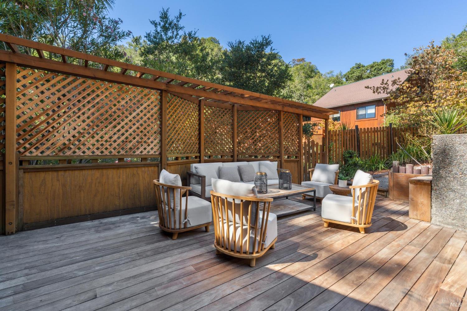 14 Oak Forest Rd