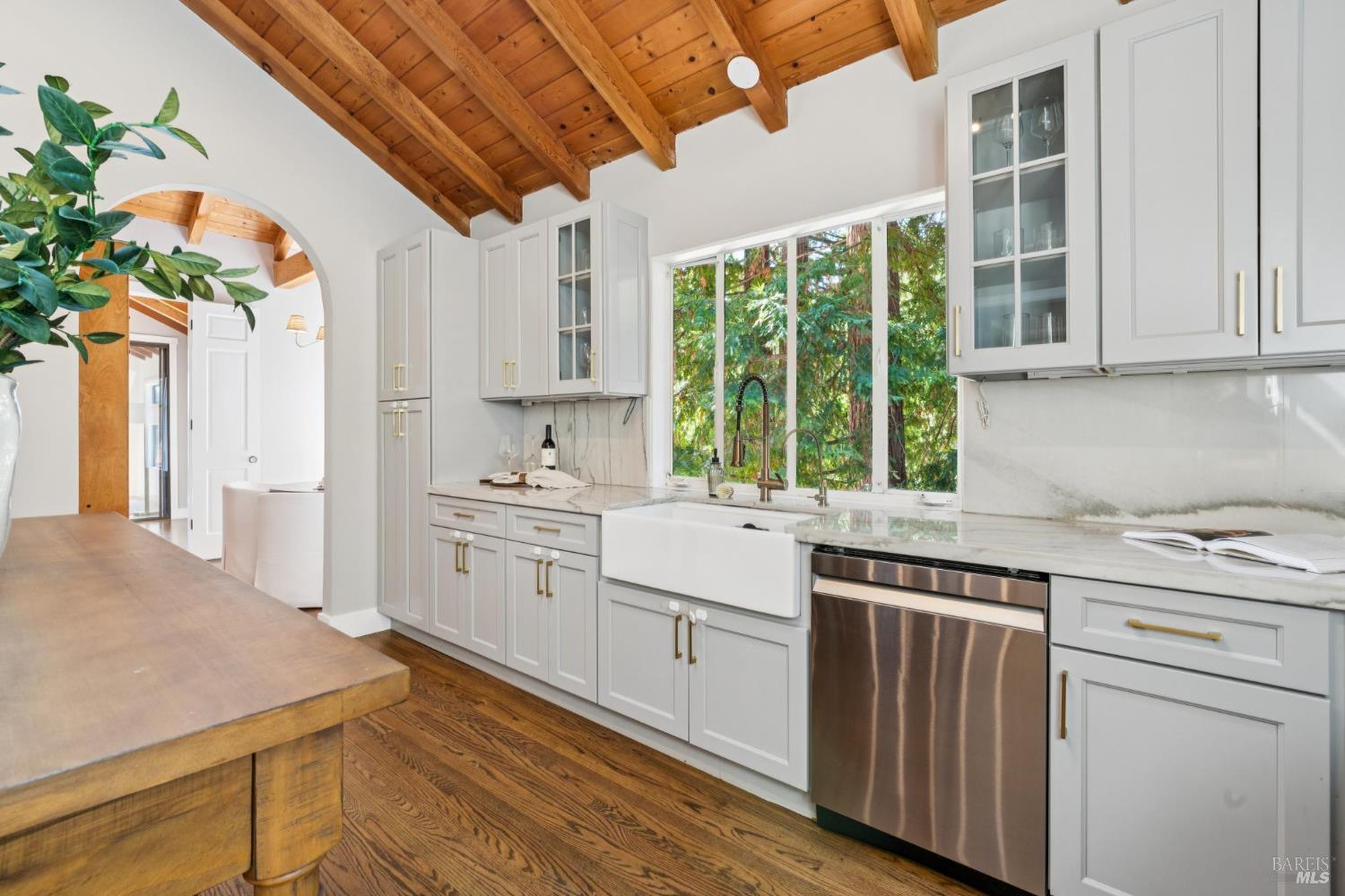 14 Oak Forest Rd