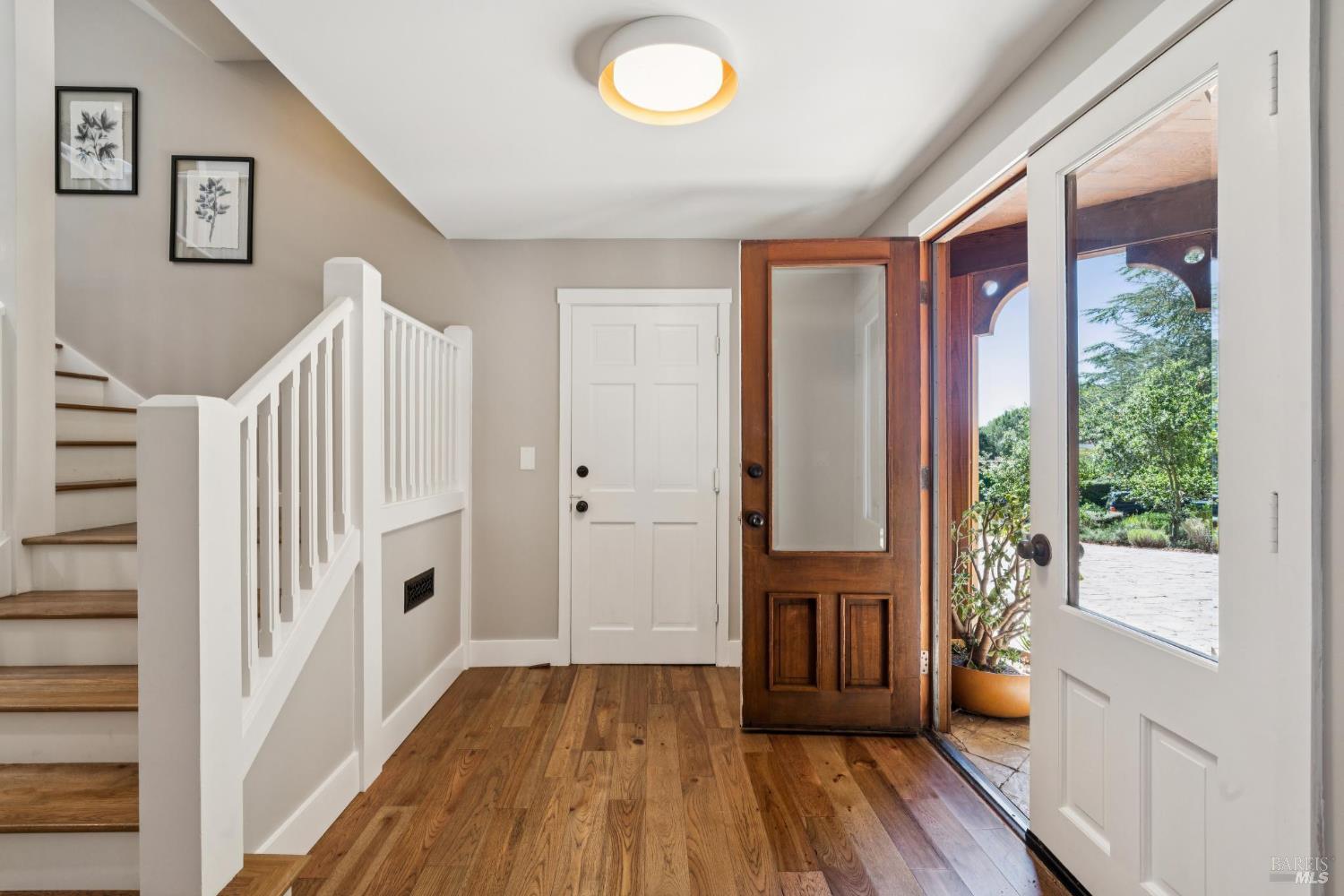 14 Oak Forest Rd