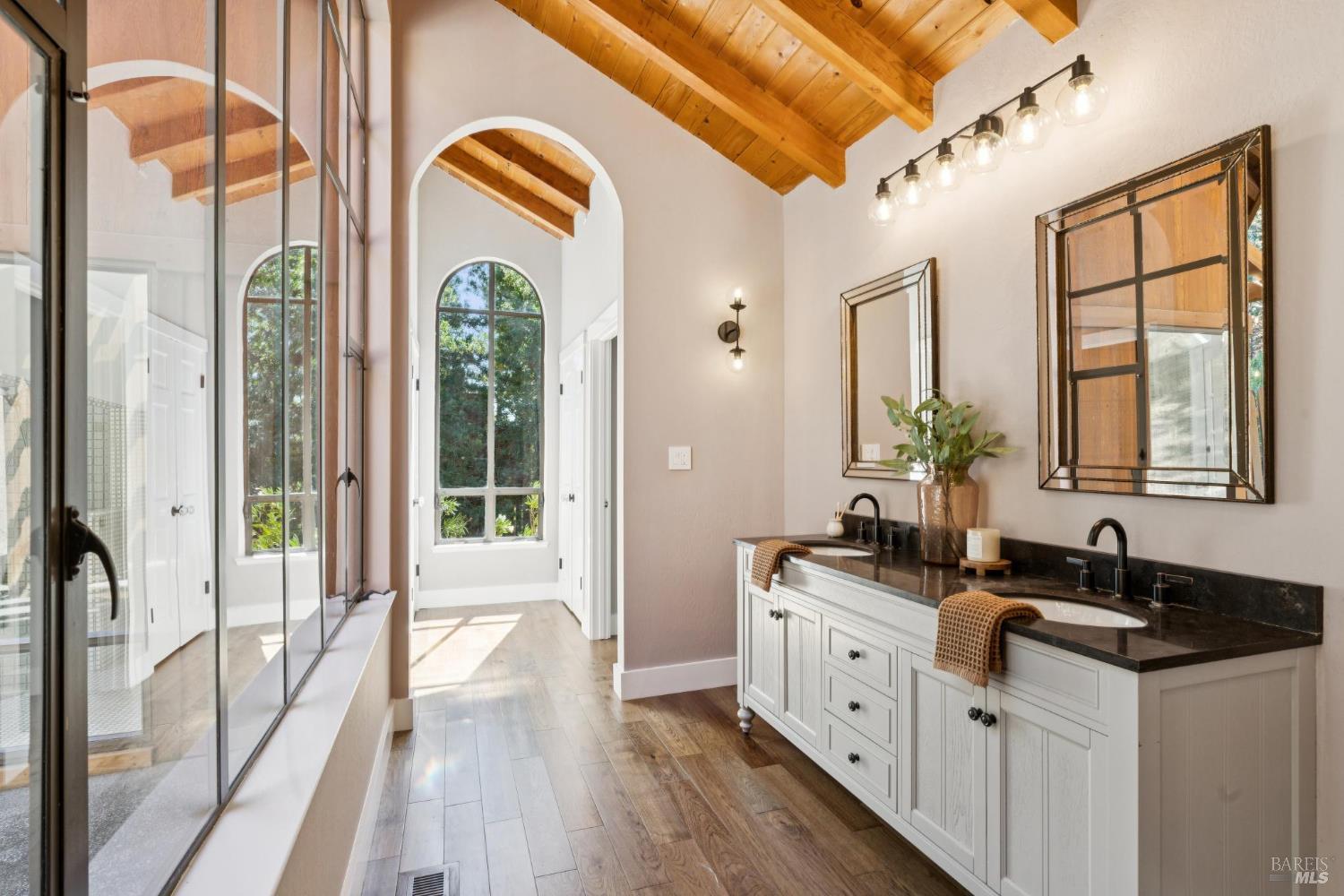 14 Oak Forest Rd