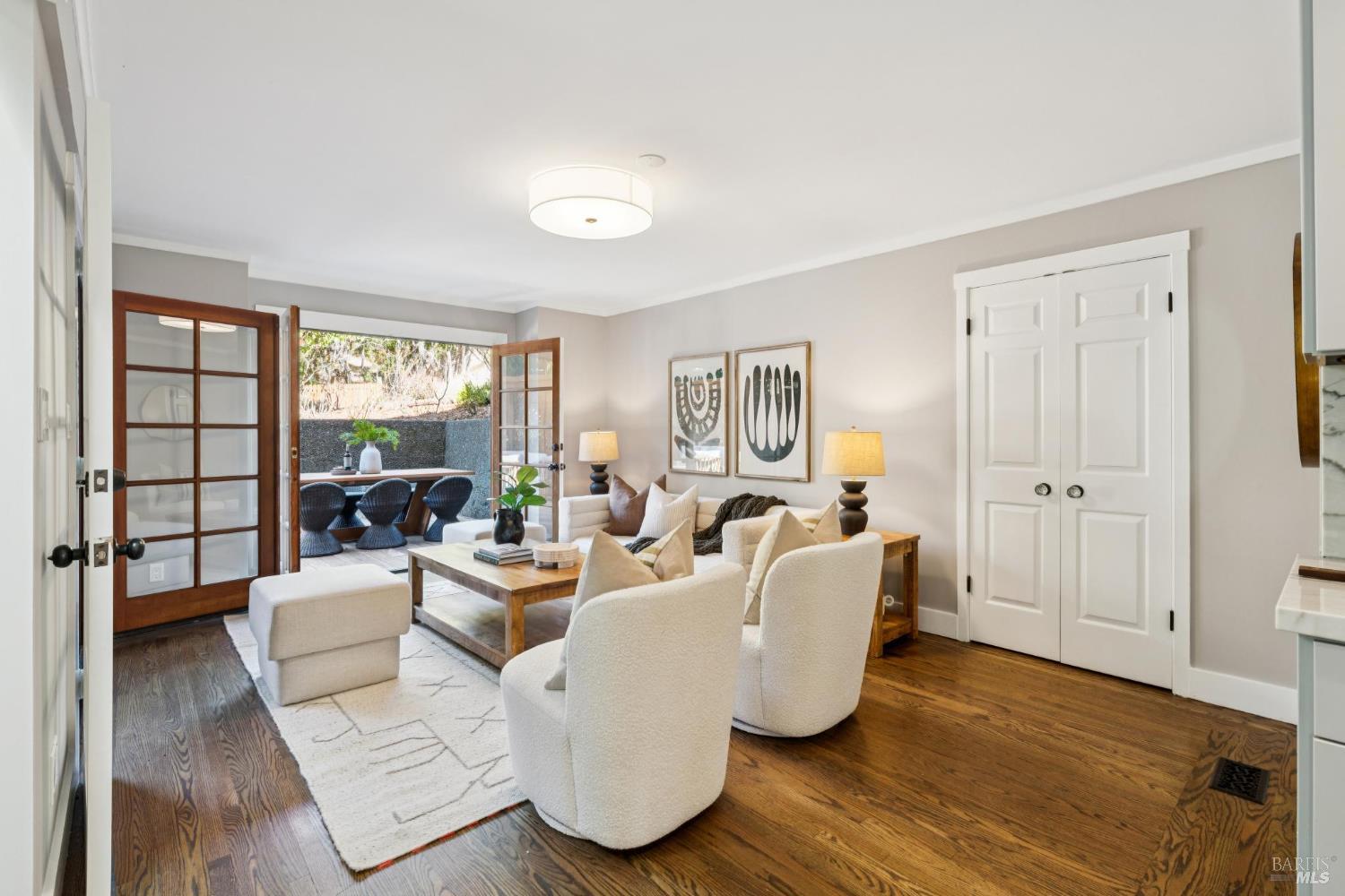 14 Oak Forest Rd