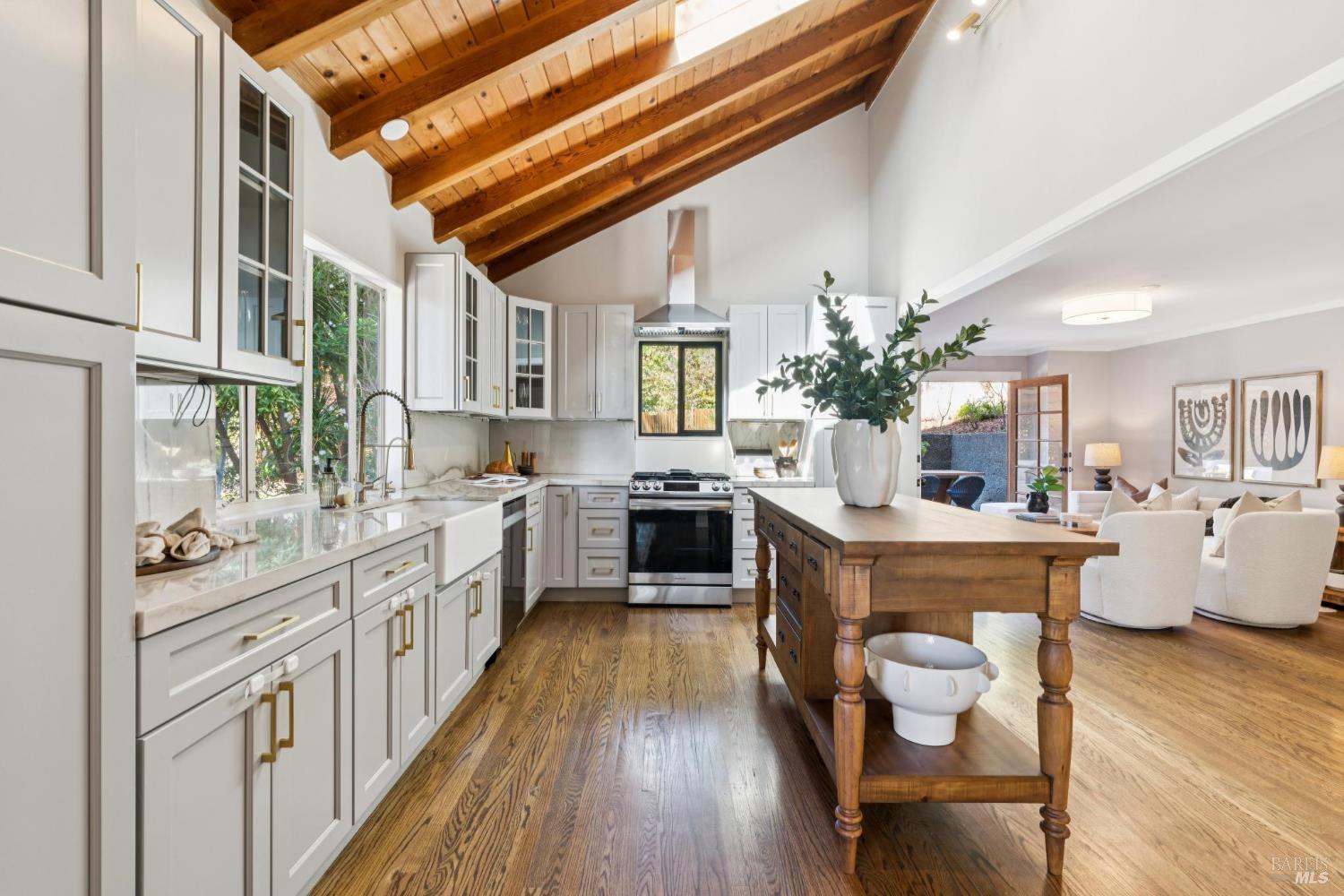 14 Oak Forest Rd
