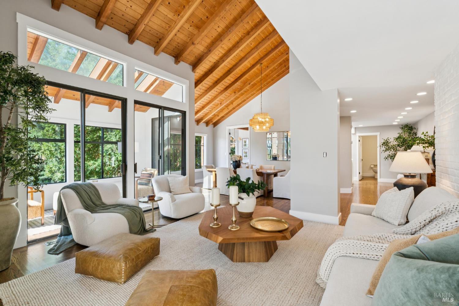 14 Oak Forest Rd