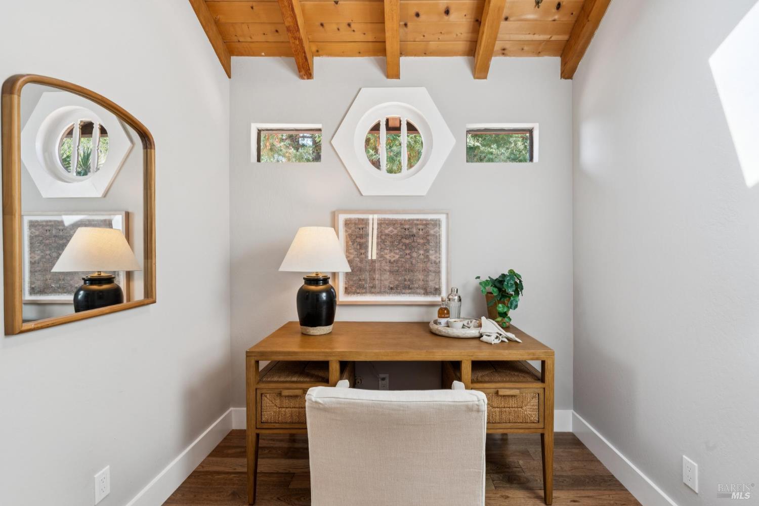 14 Oak Forest Rd