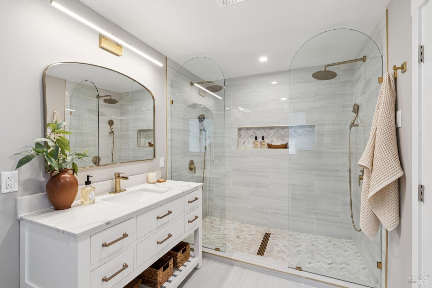 14 Oak Forest Rd