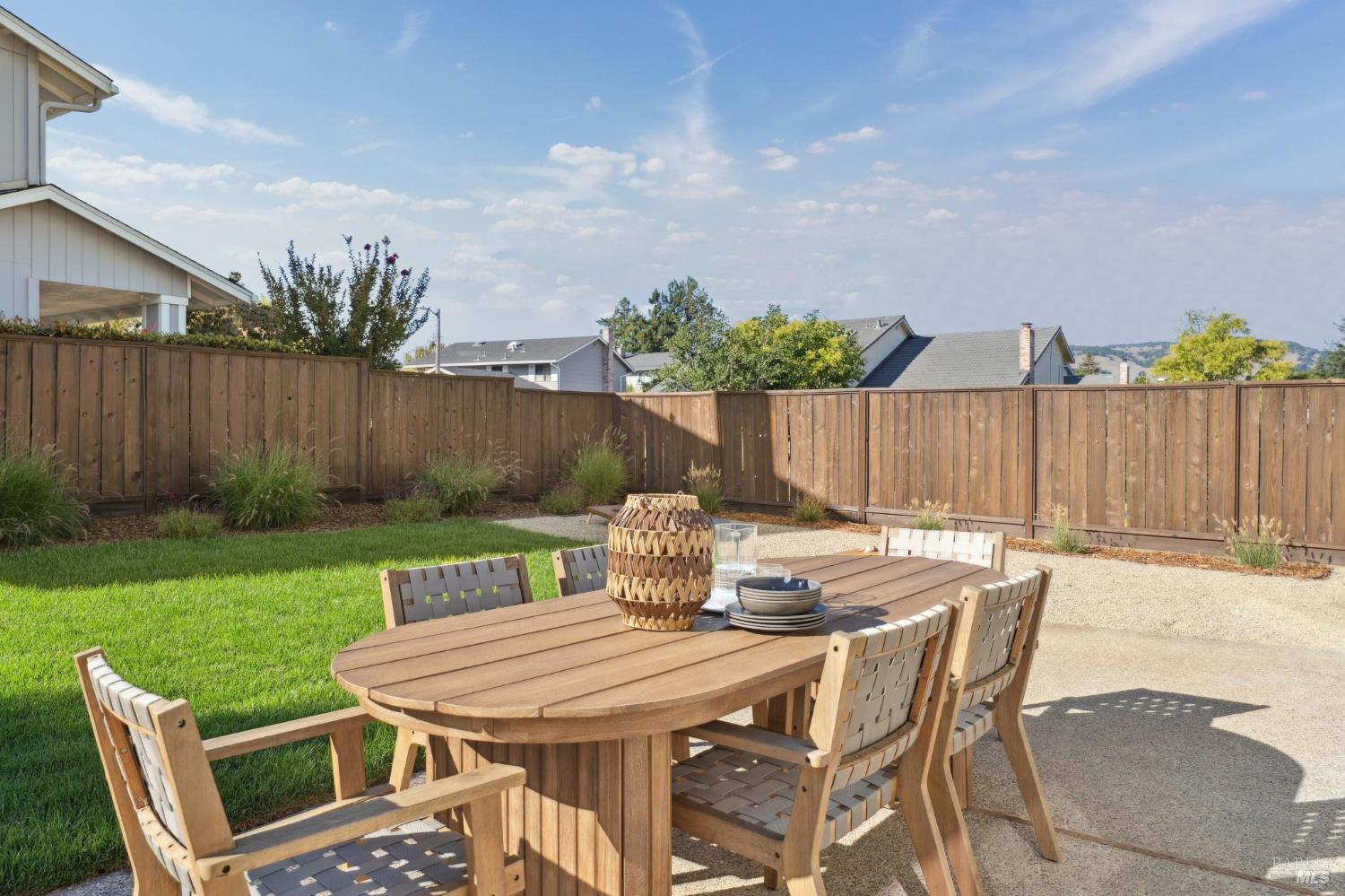 1 Meadowlark Ct