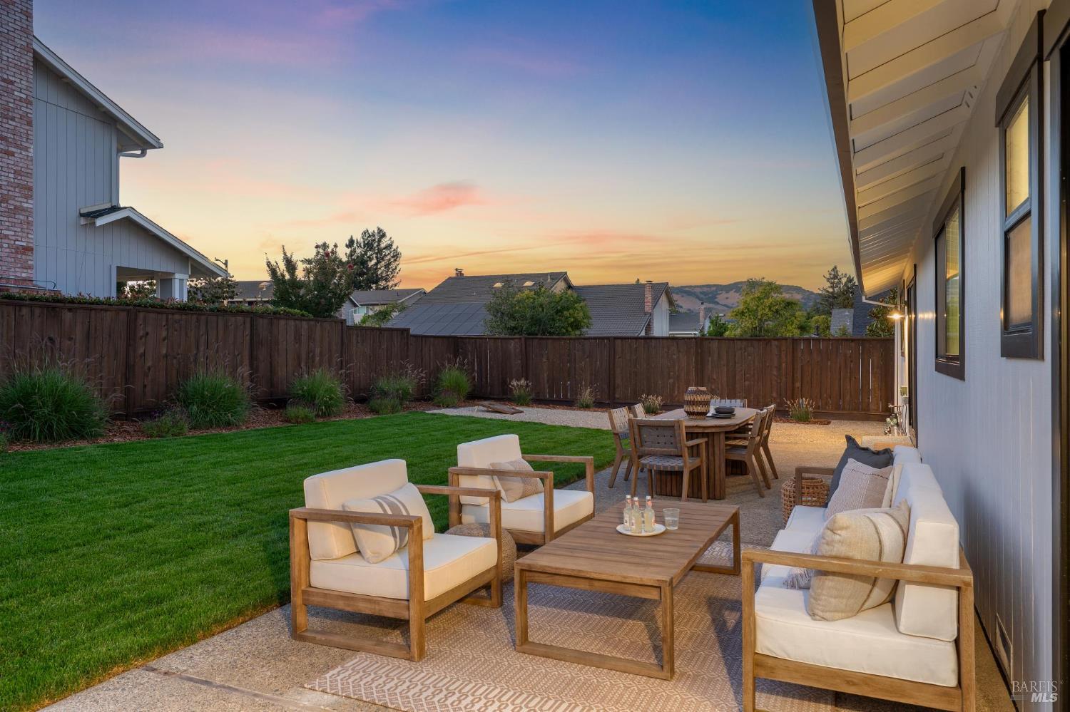 1 Meadowlark Ct
