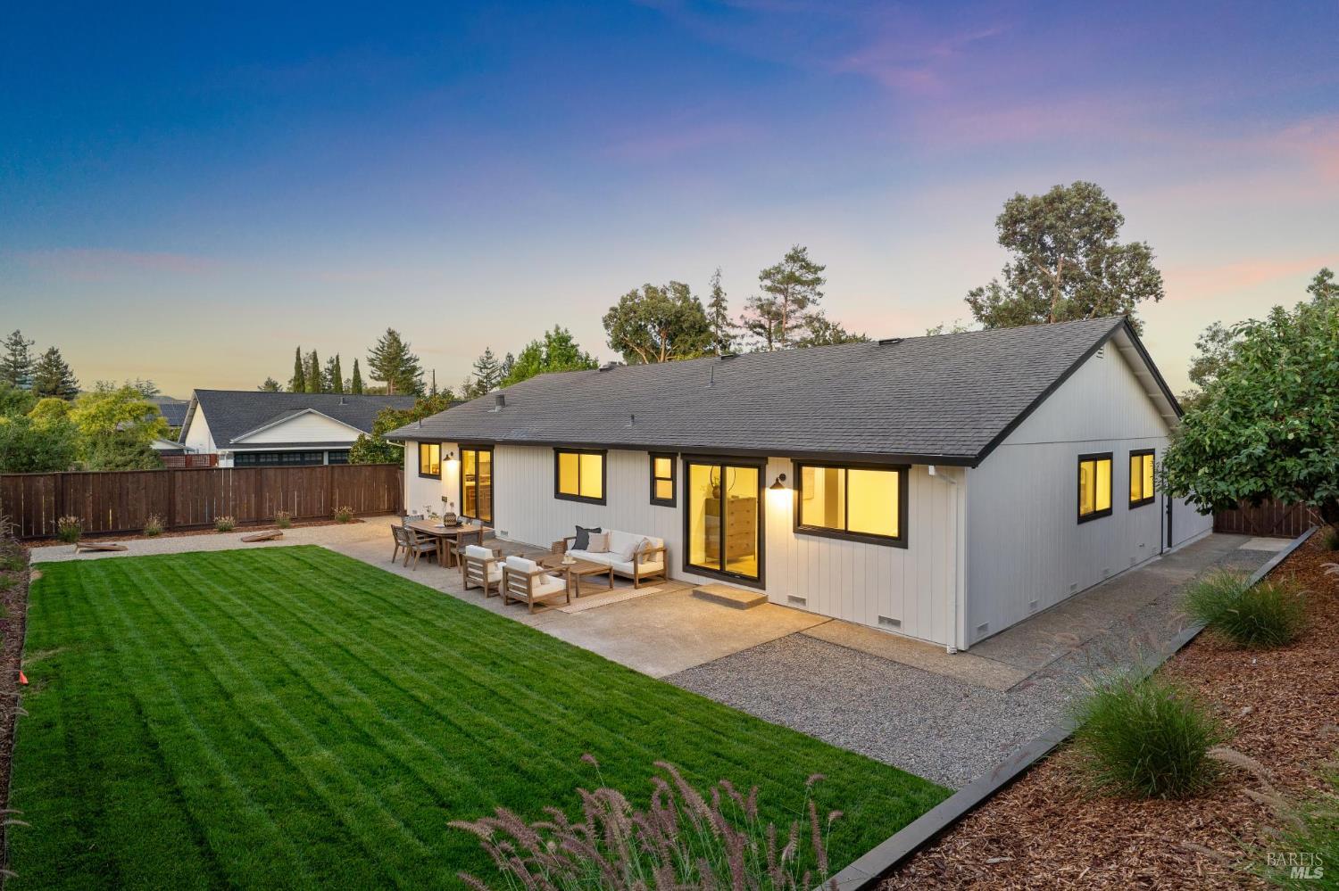 1 Meadowlark Ct