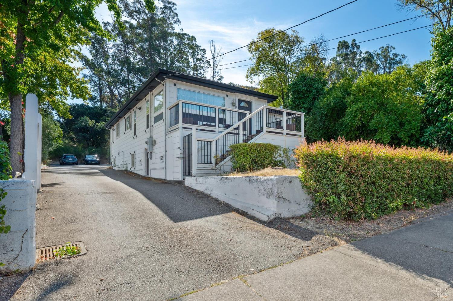852 Reichert Avenue
