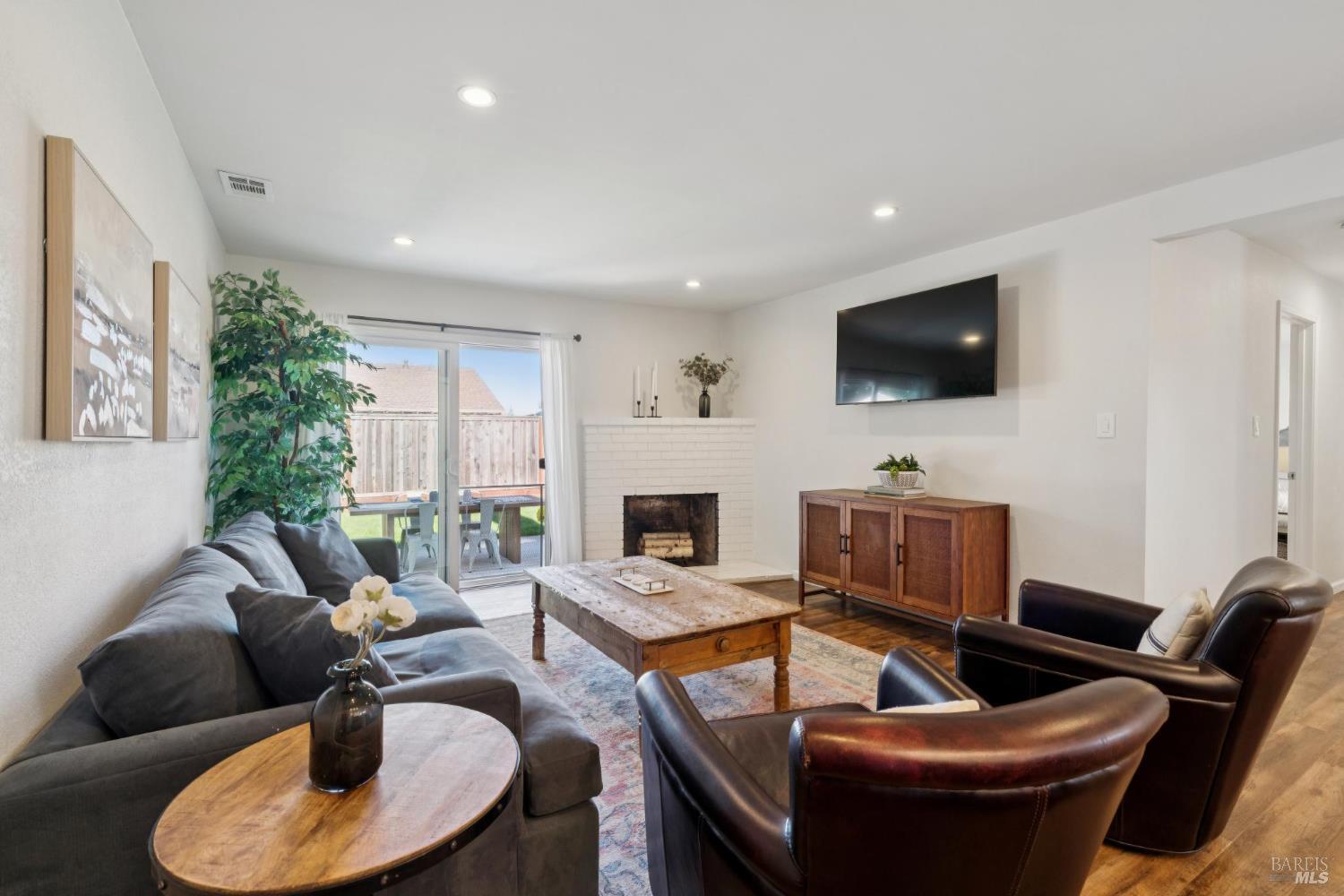 73 Alta Dr