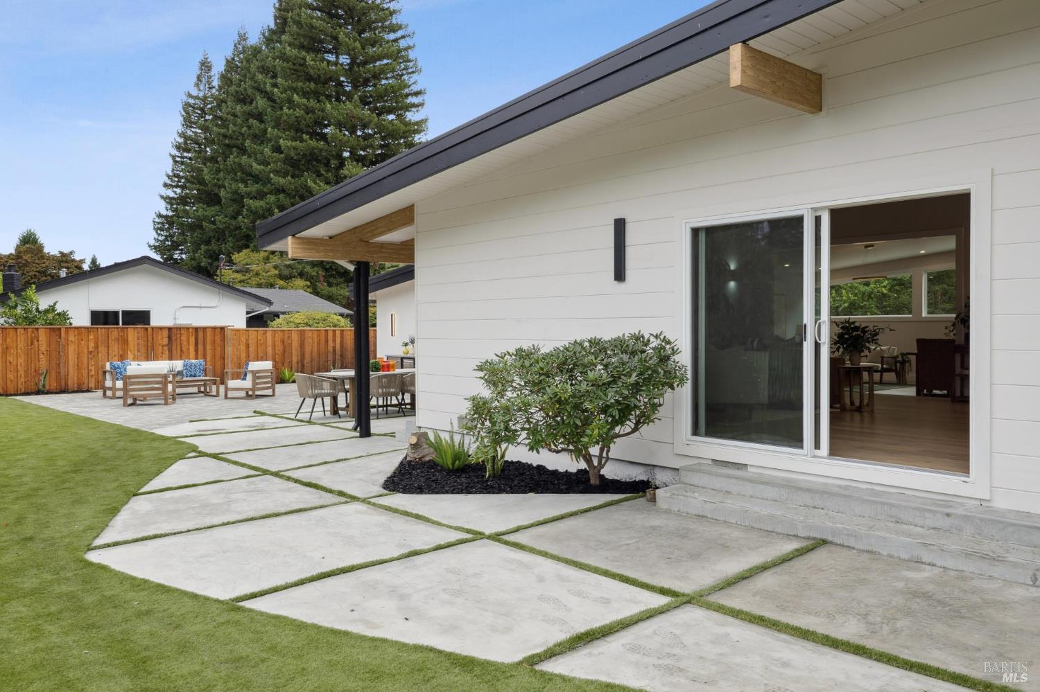 130 Fairway Dr