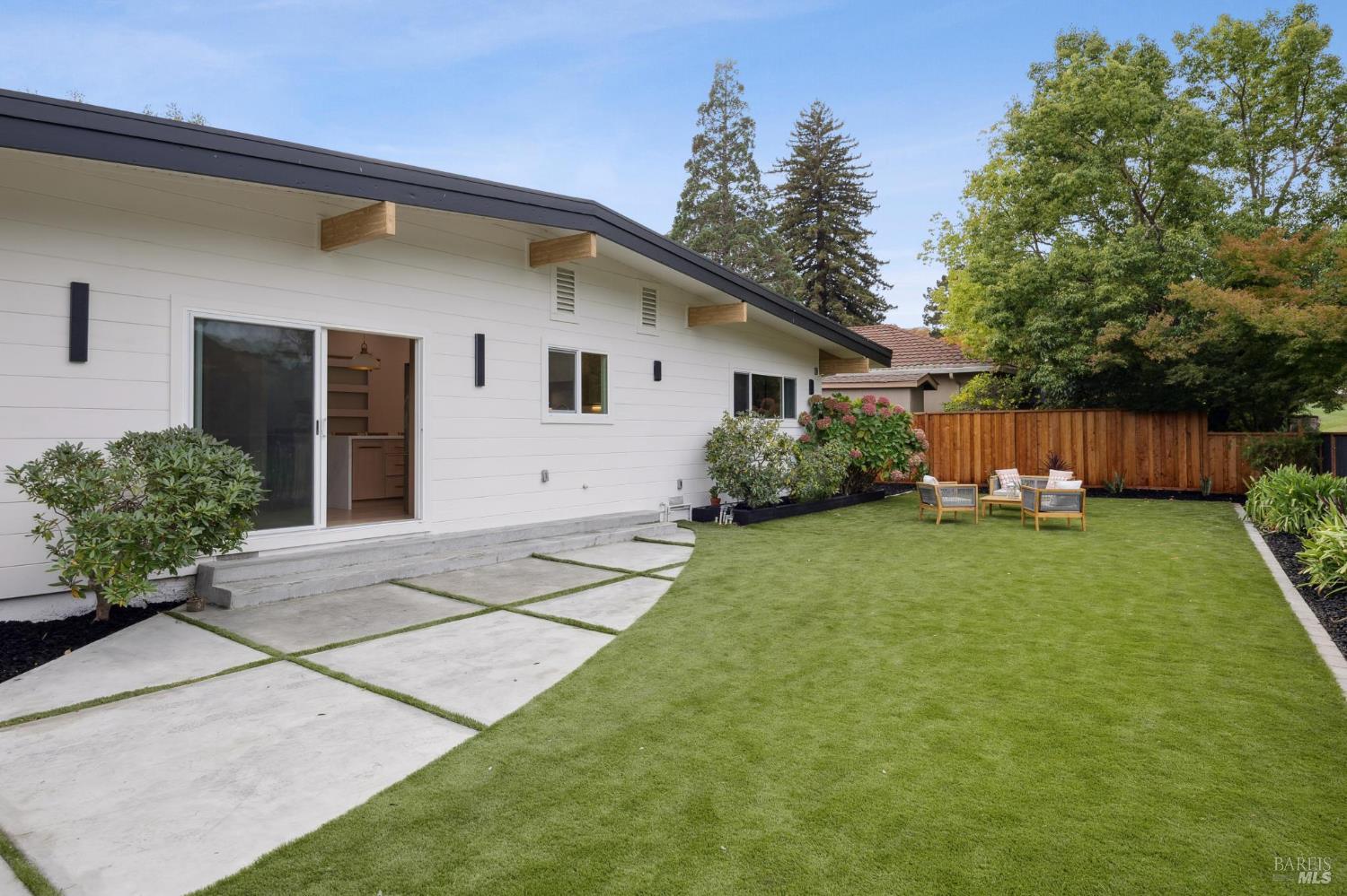 130 Fairway Dr