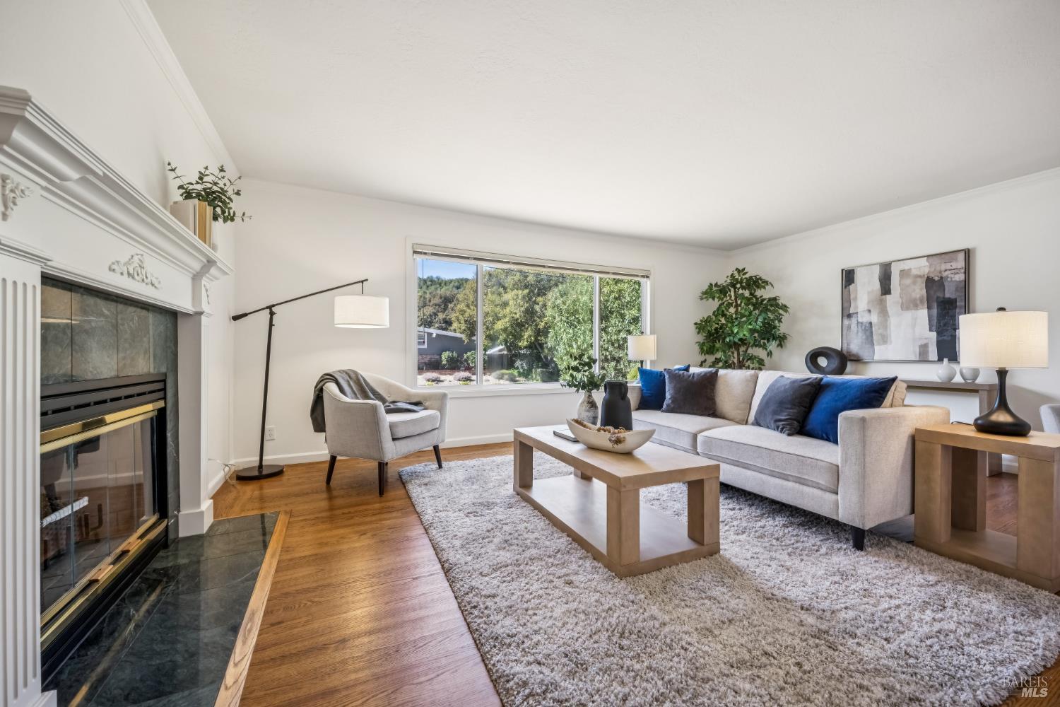 320 Alameda De La Loma