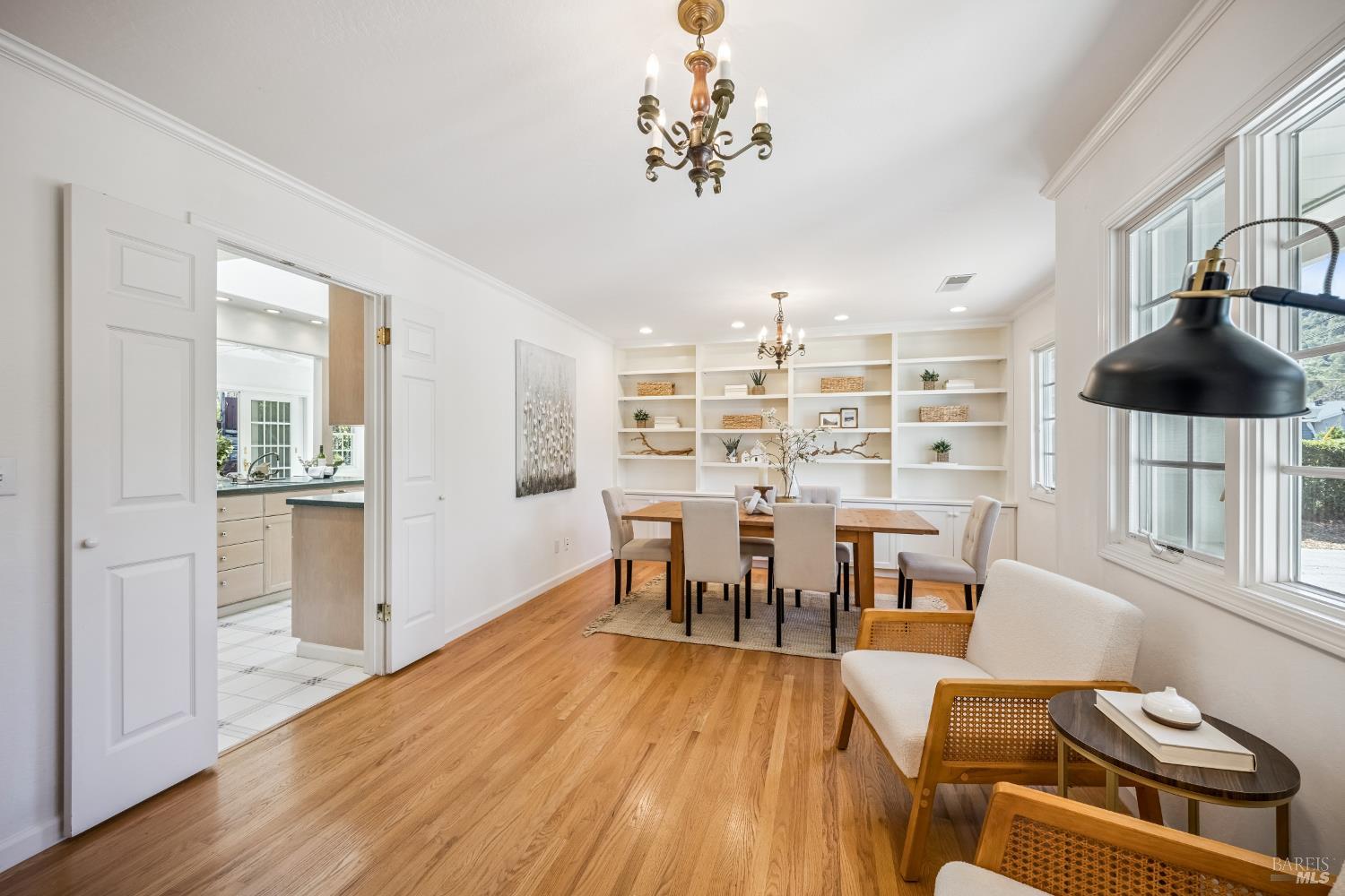 320 Alameda De La Loma