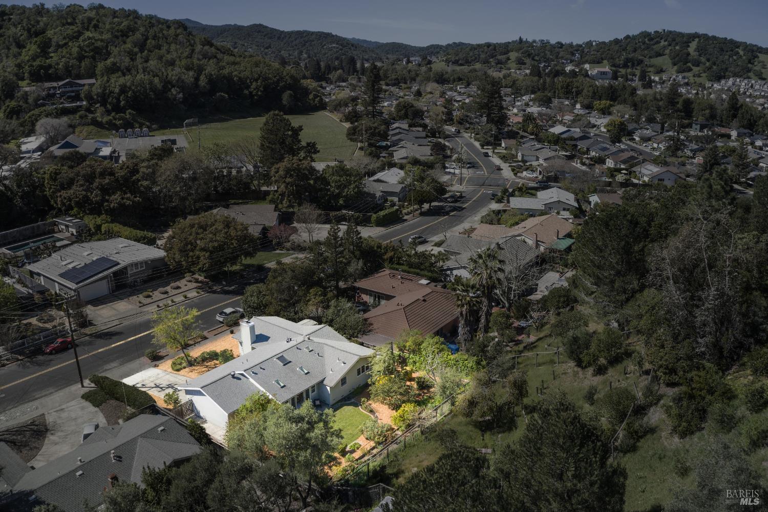 320 Alameda De La Loma