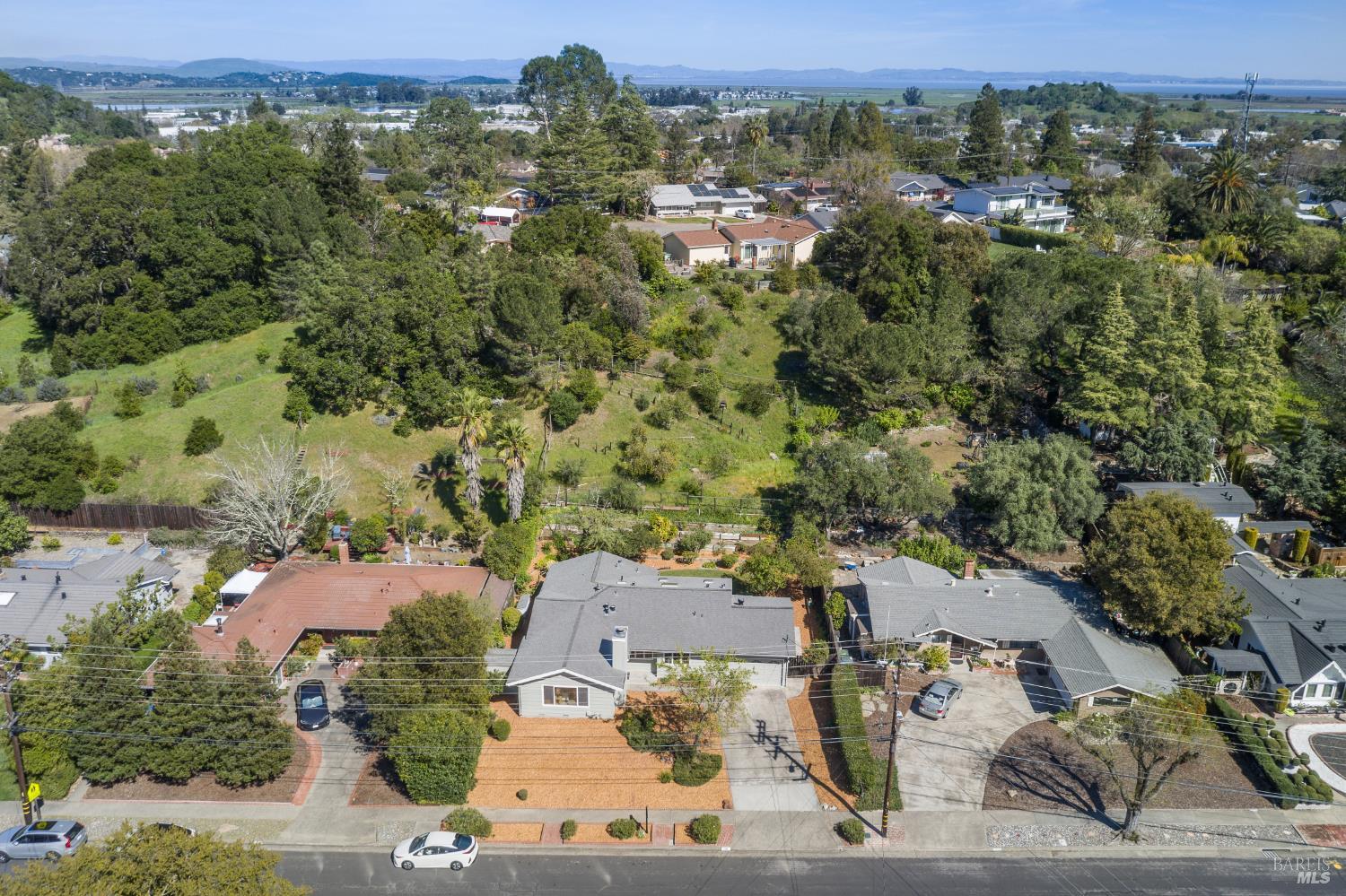 320 Alameda De La Loma