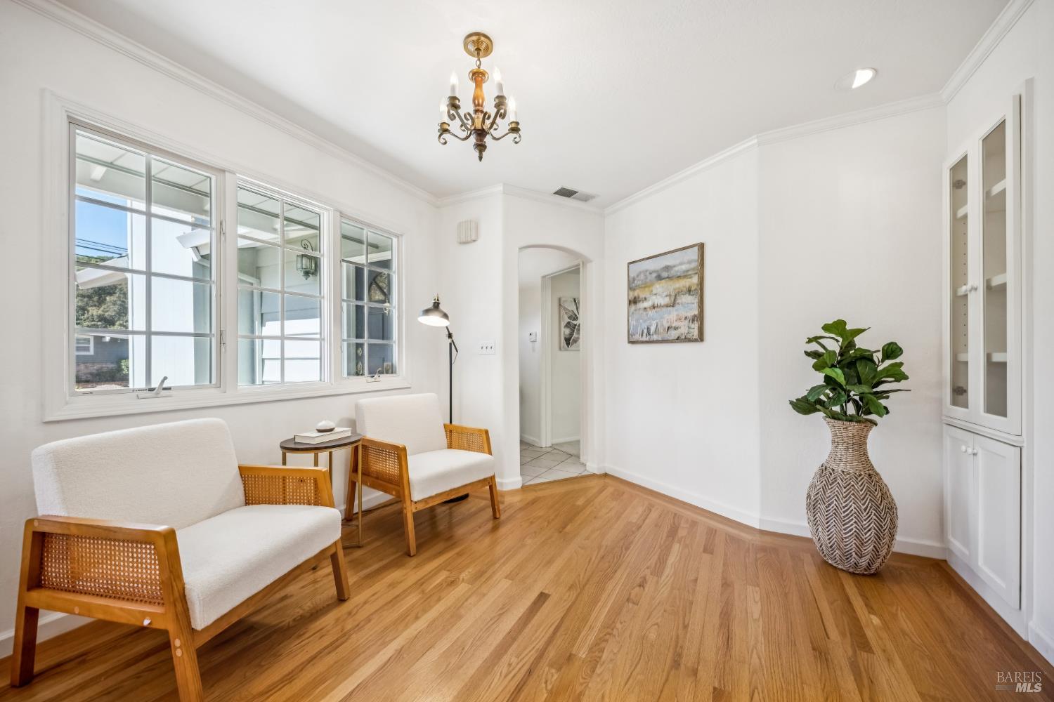 320 Alameda De La Loma