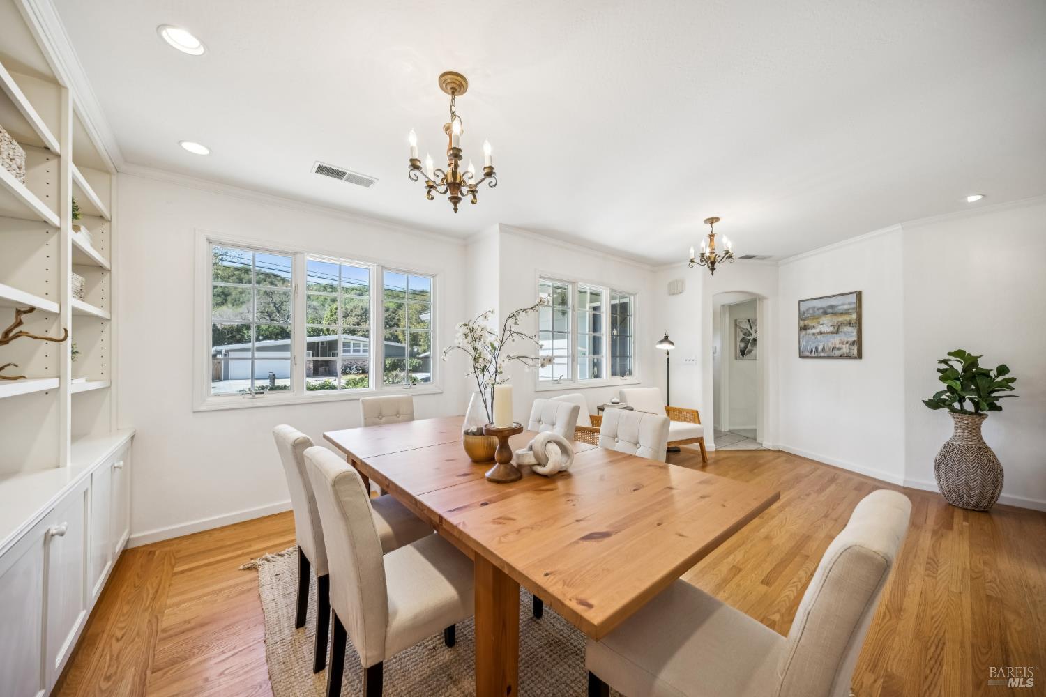 320 Alameda De La Loma