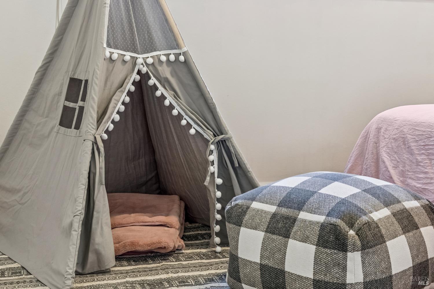 320 Alameda De La Loma