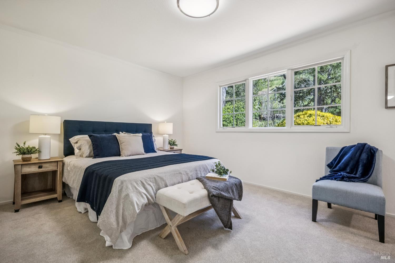 320 Alameda De La Loma