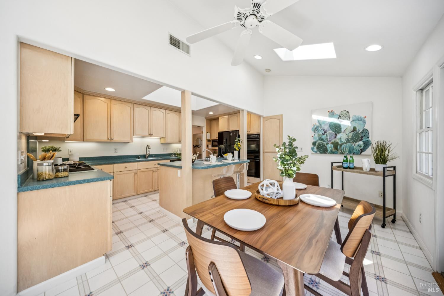 320 Alameda De La Loma