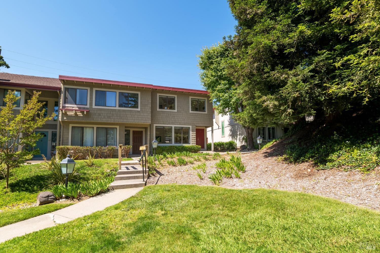 307 Scotia Lane