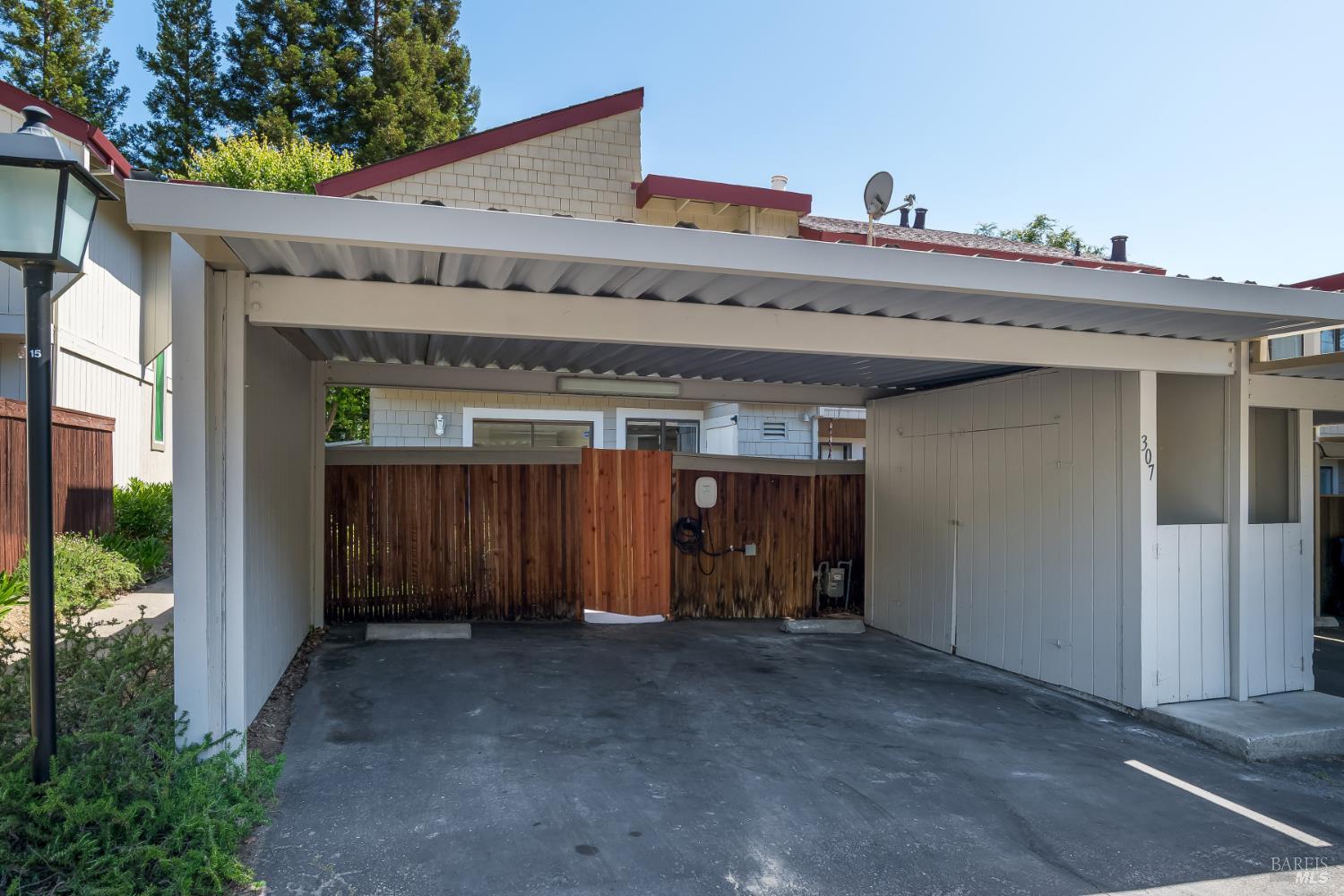307 Scotia Lane