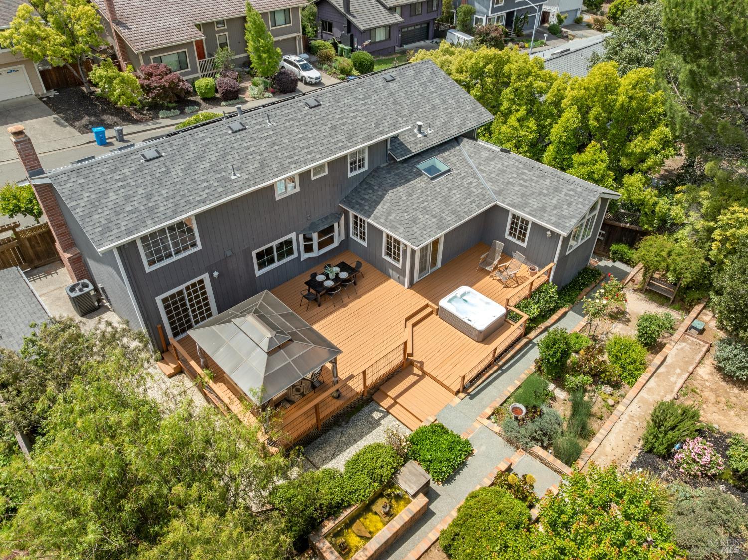 33 Plata Court