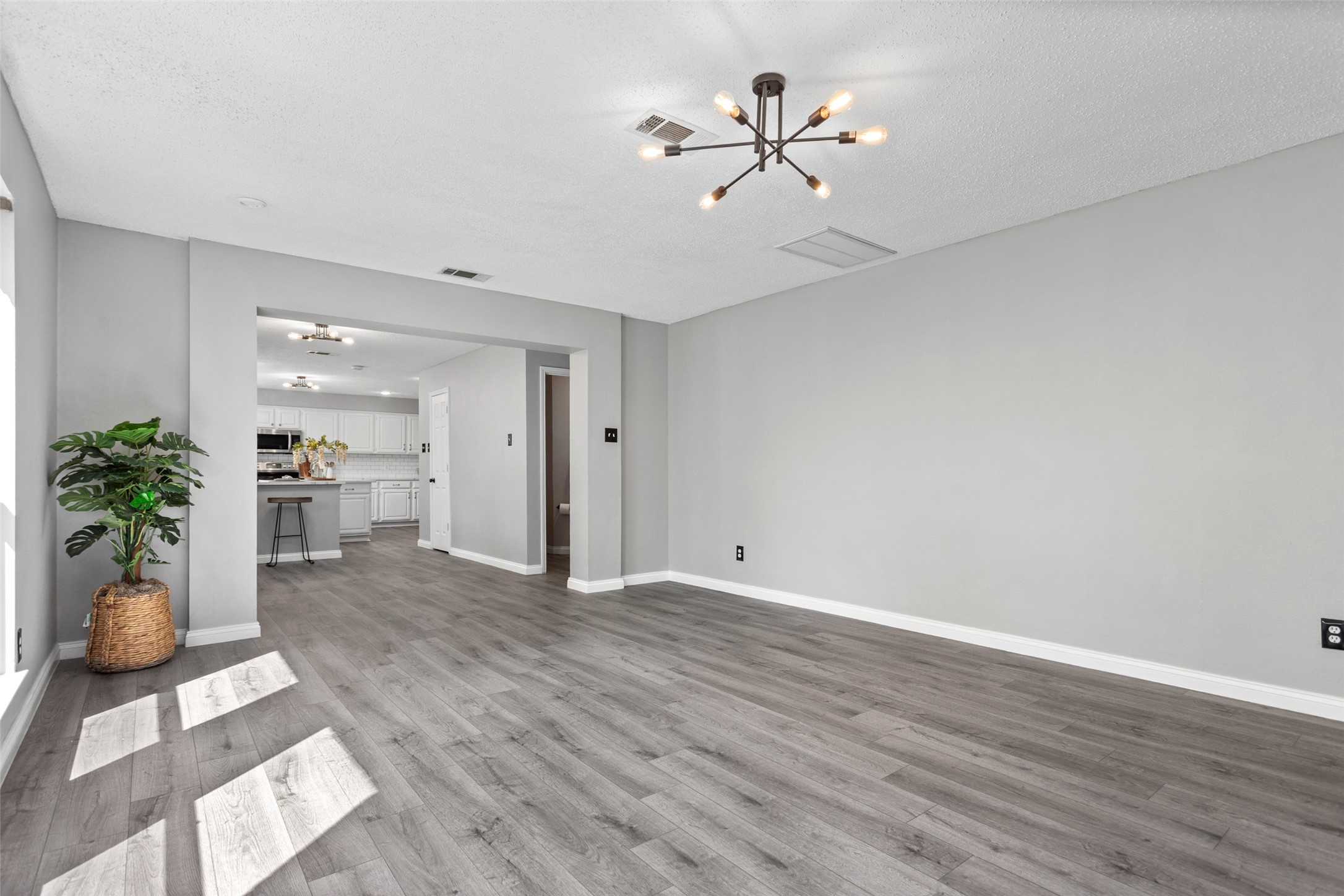 2513 Delaney Terrace